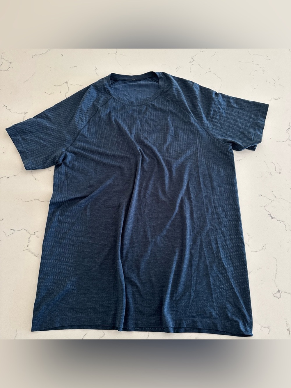 Lululemon Men’s Athletic Blue Tshirt Size XL Short Sleeve Breathable Workout Tee